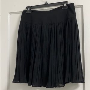 LOFT Size 4 Black Pleated Chiffon Skirt
